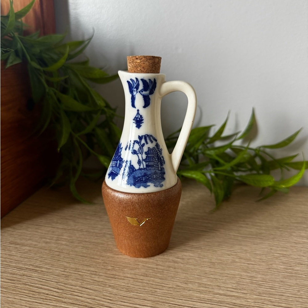 Blue Willow Vinegar Cruet with Cork Stopper